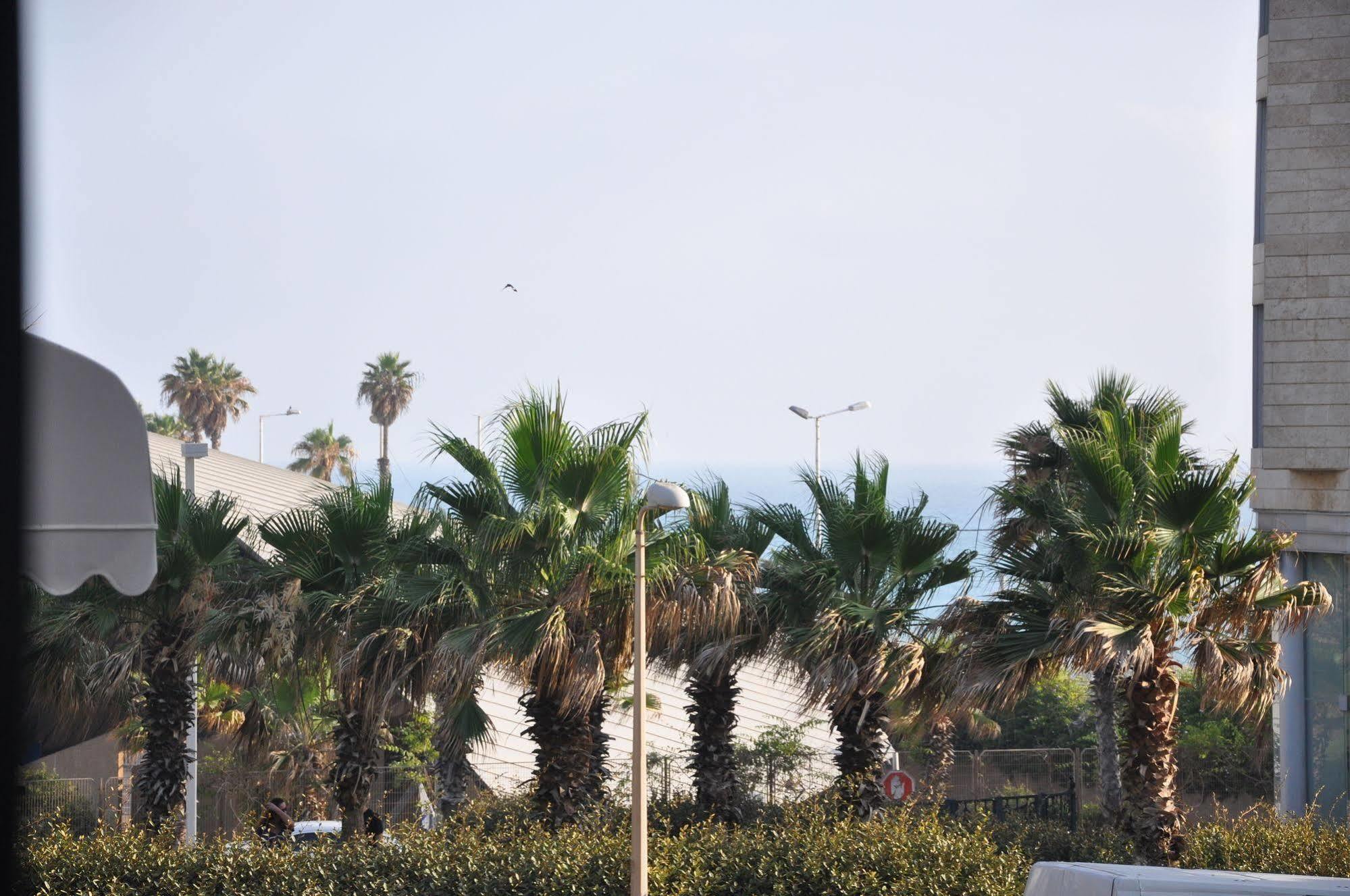 Studio Masaryk Apartment Bat Yam Exteriör bild