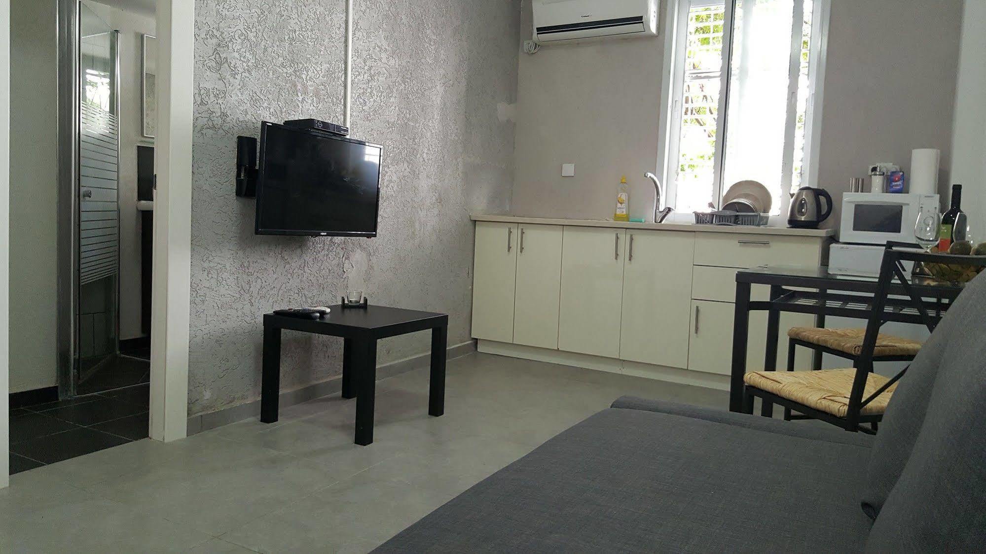 Studio Masaryk Apartment Bat Yam Exteriör bild